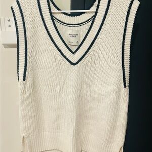 Abercrombie & Fitch White Knit Sleeveless Sweater
